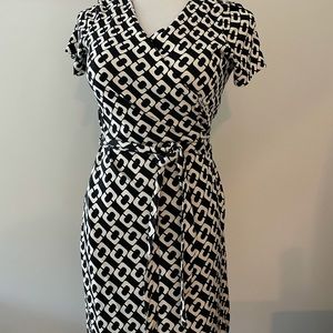 Diane Von Furstenberg Signature Wrap Dress Size 6